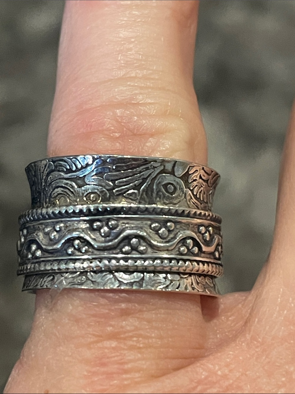 NWT .925 Stamped Silver Detailed Spinner Ring size 6